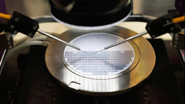 Processo dei semiconduttori: deposizione chimica da fase vapore (CVD)